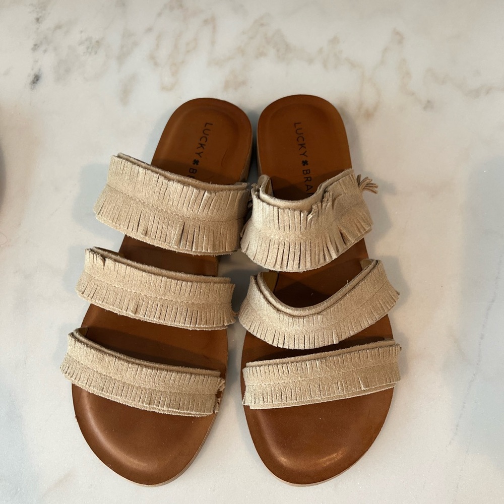Lucky Brand 8.5 Hegan Fringe Sandal